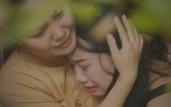 Hành động của mẹ kế: Chăm sóc và hy sinh